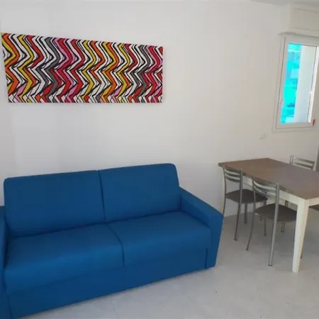 Apartman Bright And Modern Beachside Flat In *